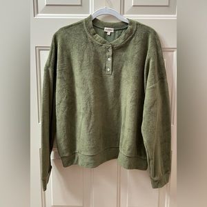 DONNI. 3 button sweatshirt